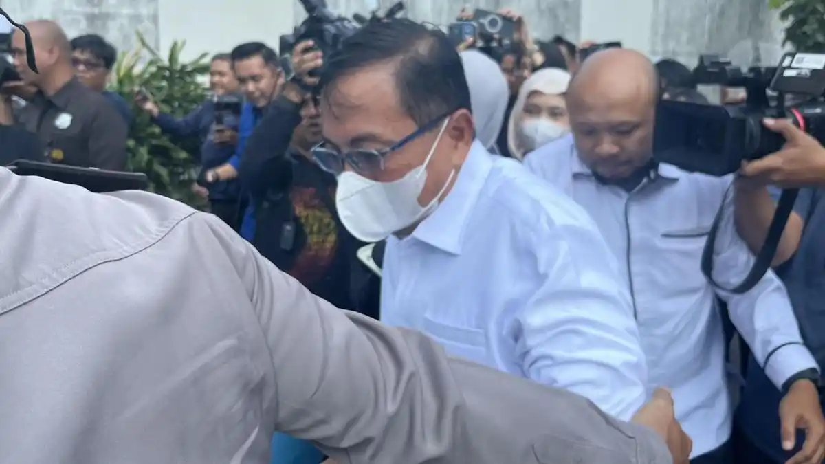 Rustian Pulang Setelah Diperiksa KPK dalam Kasus OTT di BNPB