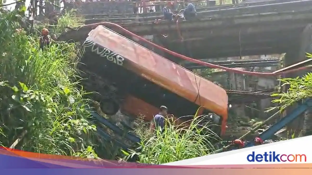 Elf Terjun ke Sungai di Ciawi, Sopir 71 Tahun Meninggal