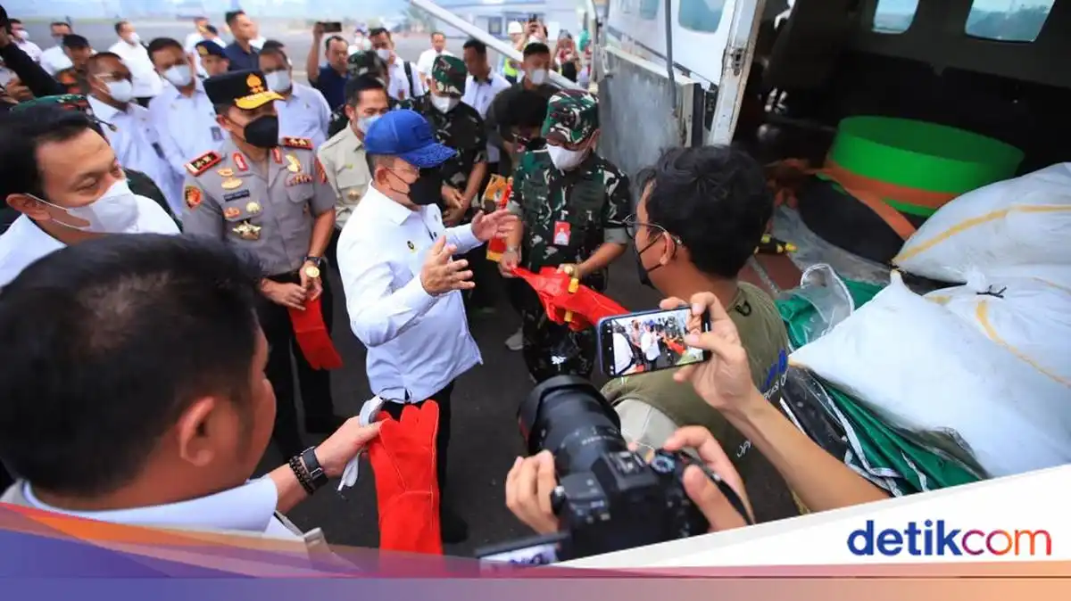 Sumsel Siapkan Uji Sebar 1,5 Ton Es Kering untuk Menekan Dampak Kabut Asap
