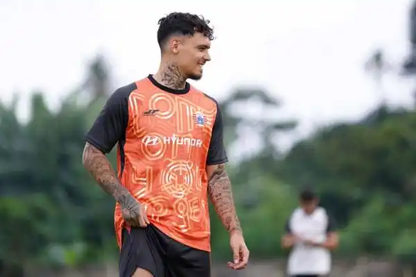 Peluang Shayne Pattynama Tampil untuk Persija Masih Belum Jelas