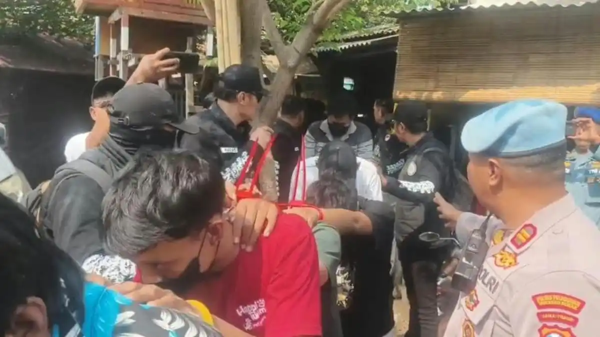 Penggerebekan di Jalan Kunti: 19 Pria Diperiksa dalam Operasi Antinarkoba