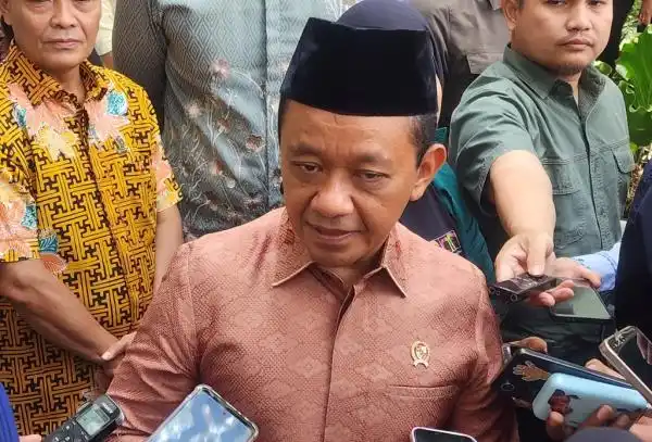 Cadangan BBM Nasional Menyusut, Bahlil Pastikan Masih Aman