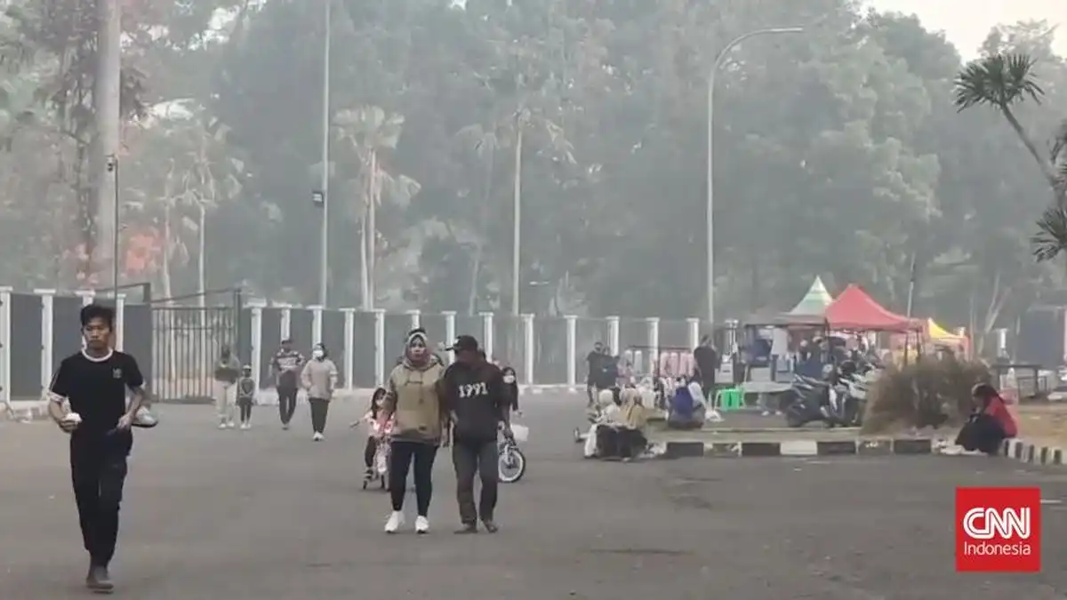 Kabut Asap Karhutla Memburuk, Palembang Salurkan 15 Ribu Masker