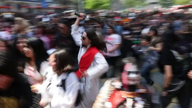 Zombie Walk di Santiago, Perayaan Halloween yang Merangkul Keluarga dan Kreativitas