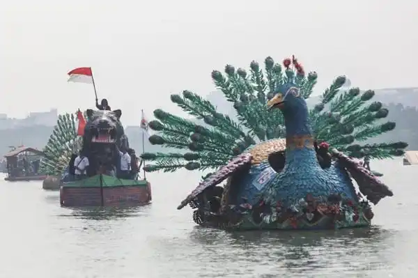 Festival Cilung 2026 Tampilkan 43 Perahu Hias dari Barang Bekas