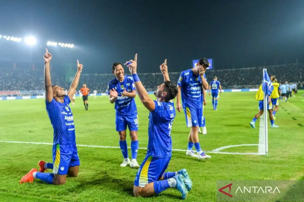 Sundulan Julio Cesar Antar Persib Taklukkan Persik di Si Jalak Harupat