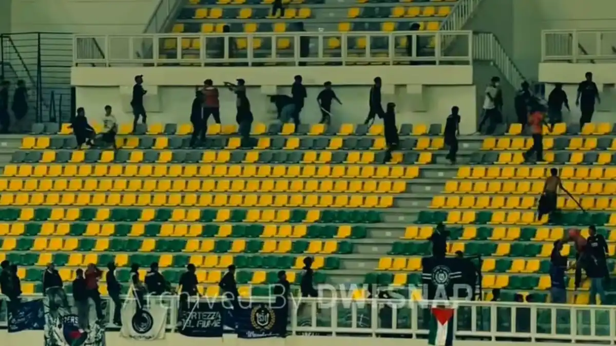 Kronologi Kericuhan Suporter Persita-Persija di Banten International Stadium
