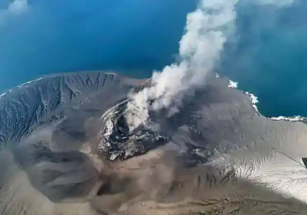 Tiga Erupsi Anak Krakatau Tercatat dalam Sembilan Menit