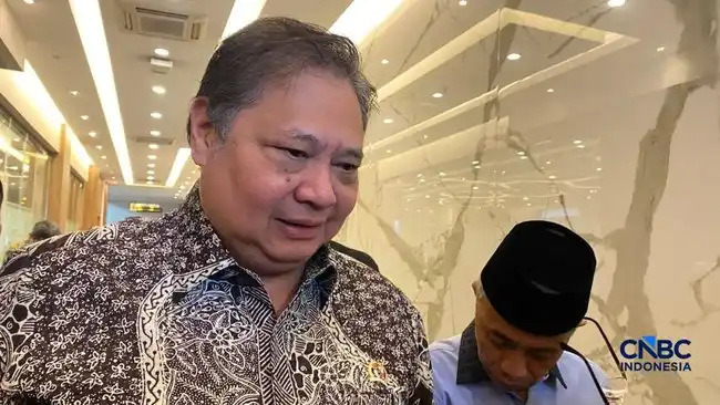 IHSG Terkoreksi Tajam, Airlangga Siapkan Pembahasan Bersama KSSK
