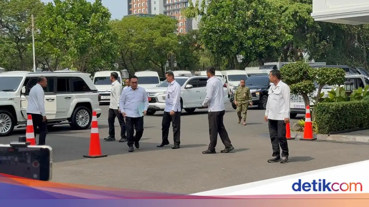 Prabowo Bahas Karhutla Bersama Sejumlah Pejabat di Istana