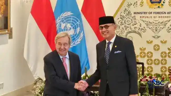 Guterres Soroti Batik dan Keberagaman Indonesia dalam Seruan Memperbarui PBB