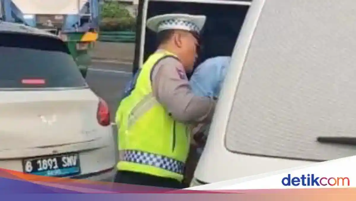 Kronologi Tabrakan Wuling, Truk Kontainer, dan Bus TransJakarta di Tol Ancol