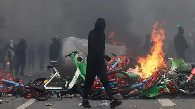 Prancis Batasi Aktivitas Malam Usai Kerusuhan, Paris dan Sejumlah Kota Terdampak