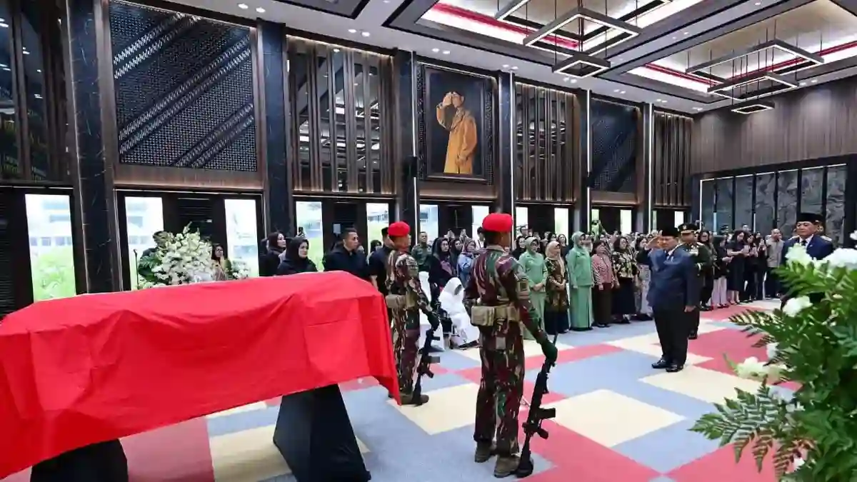 Prabowo Beri Penghormatan Terakhir kepada Subagyo Hadi Siswoyo di Mabesad
