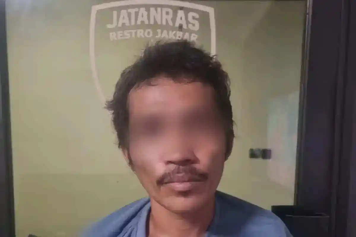 Terduga Pencuri Rumah Kosong Ditangkap Saat Mengisi BBM di Tomang