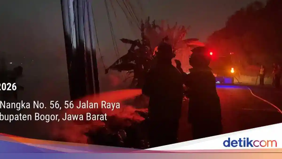 Api Membakar Lahan Terbuka di Cikeas Udik, Diduga Berawal dari Pembakaran Sampah
