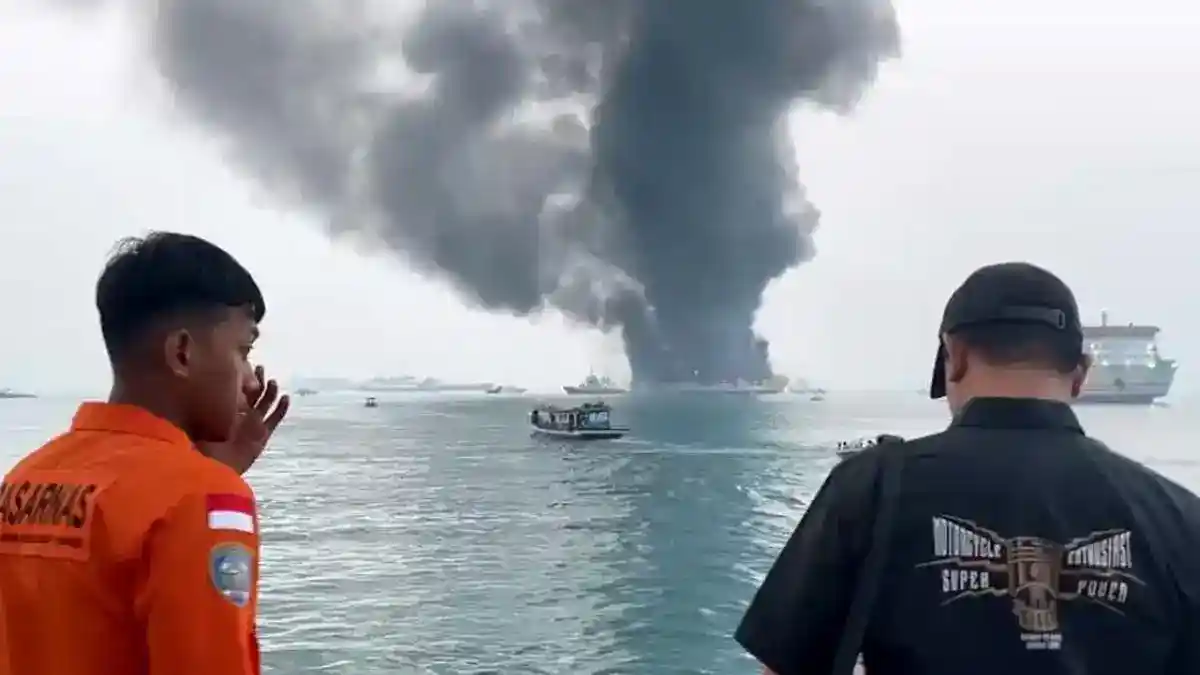 KMP Batumandi Terbakar di Selat Sunda, 460 Orang Dievakuasi Selamat